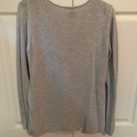 Heather gray v neck sweater old navy - Picture 3 of 4